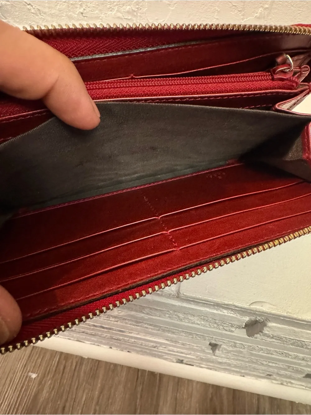 Gucci luxury zip